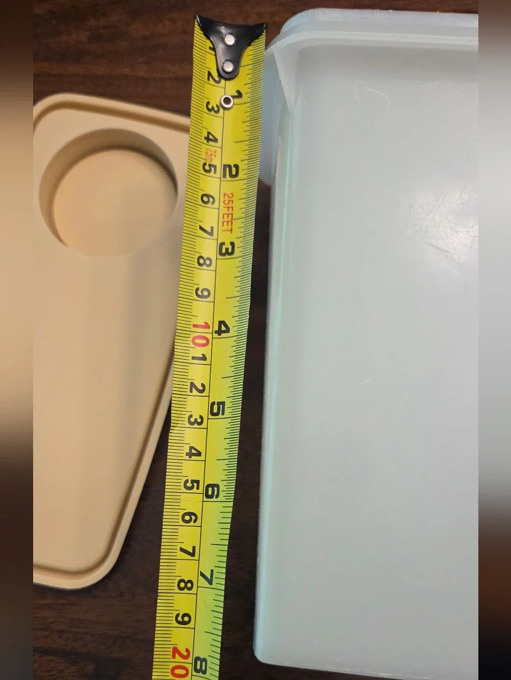 Vintage Tupperware Store & Pour Cereal Storage Container With Tan/Beige Lid